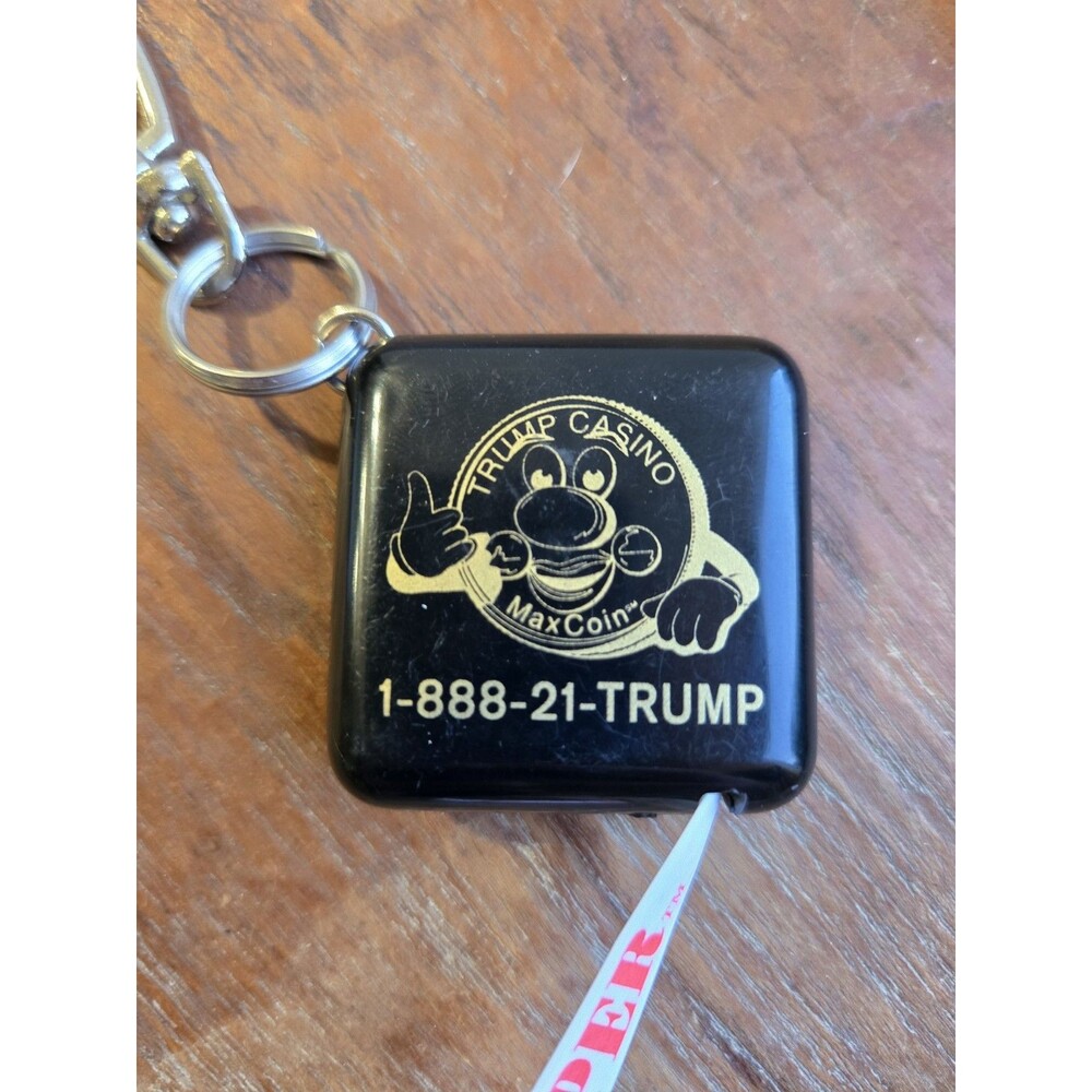 Vintage Trump Casino "Max Coin" Retractable Card Keeper Reel & Lanyard JWA Inc